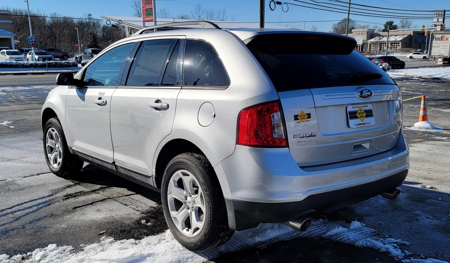 2013 Silver /Black Ford Edge SEL AWD (2FMDK4JC6DB) with an 3.5L V6 DOHC 24V engine, 6-Speed Automatic transmission, located at 341 N White Horse Pike, Lawnside, NJ, 08045, (856) 262-9500, 39.855621, -75.027451 - Photo#3